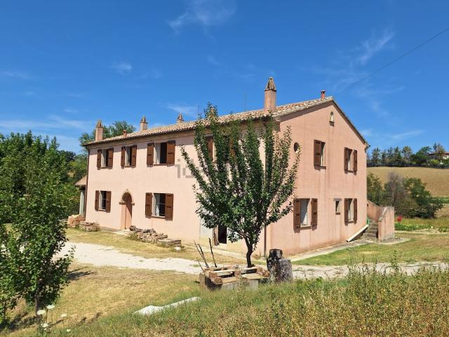 Casa in vendita a Terre Roveresche, Marche