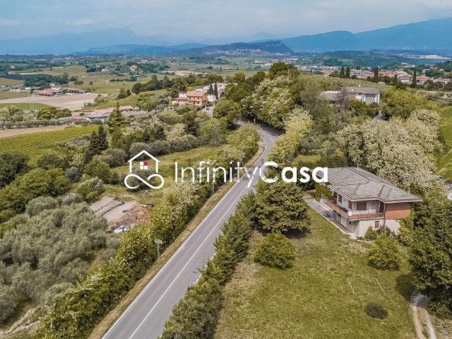 Casa in vendita a Pastrengo, Veneto