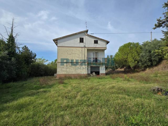 Casa in vendita a San Girolamo II, Marche