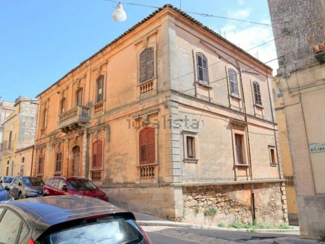 Casa in vendita a Cappuccini, Ragusa