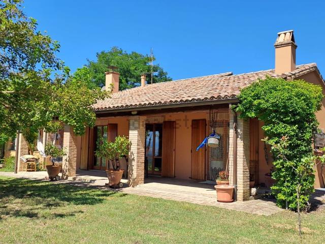 Casa in vendita a Colli al Metauro, Marche