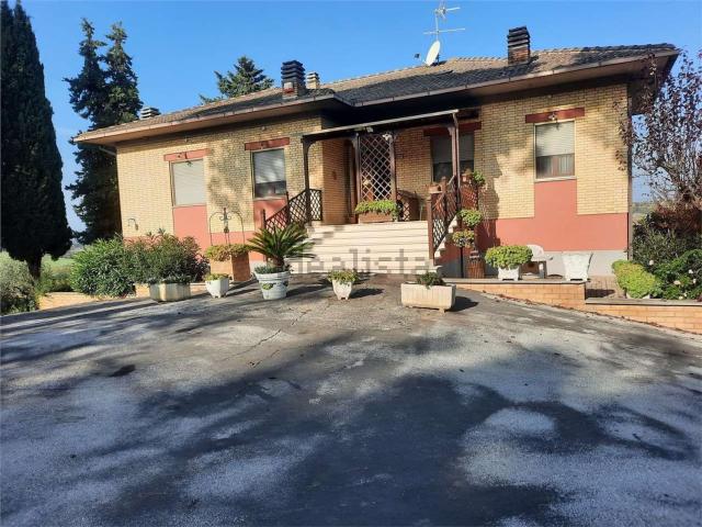Casa in vendita a Marche, Macerata