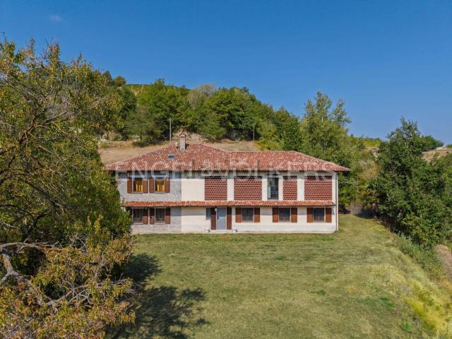 Casa in vendita a Santo Stefano Belbo, Cuneo