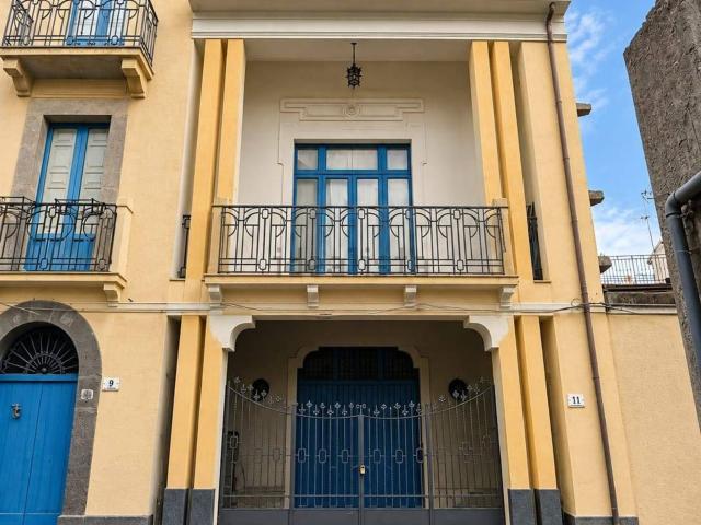 Casa in vendita a Quartiere Santa Maria, Randazzo
