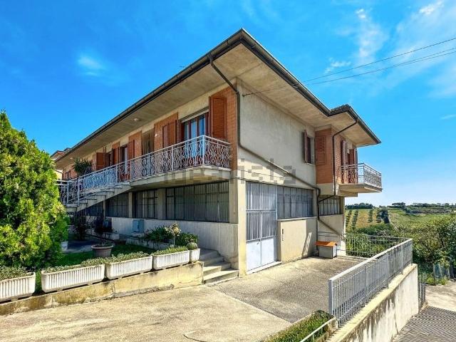 Casa in vendita a Castellano, Marche