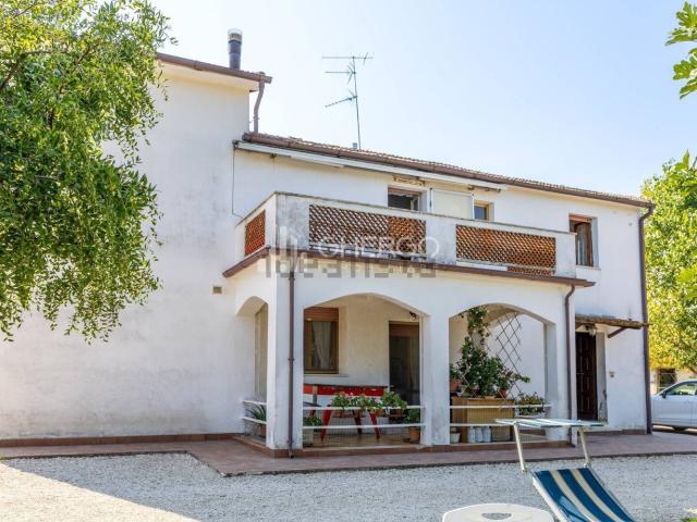 Casa in vendita a Casine di Paterno, Ancona