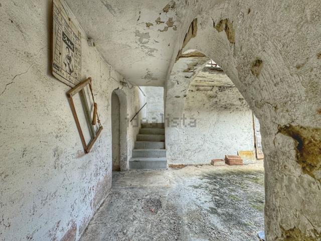 Casa in vendita a Ligomena, Plesio