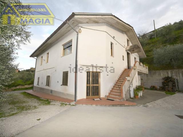 Casa in vendita a Campo Parignano, Marche