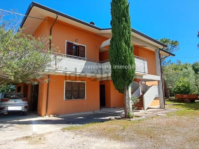 Casa in vendita a Vallefoglia, Marche