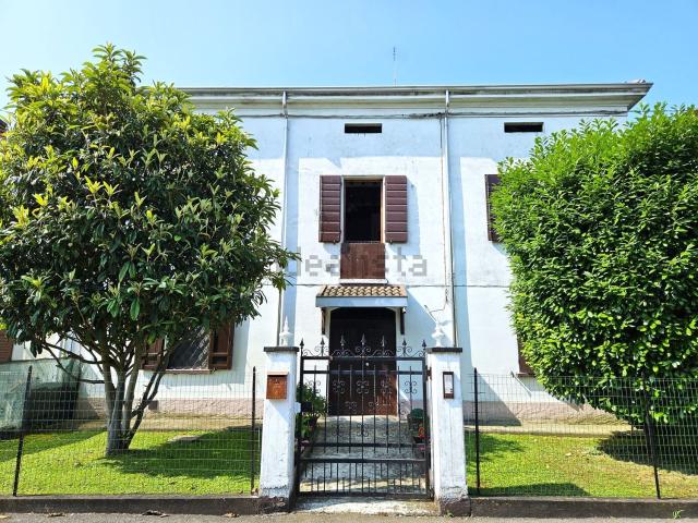 Casa in vendita a Bassa Reggiana, Re
