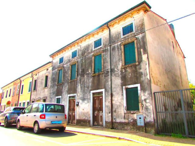 Casa in vendita a Veronella, Veneto