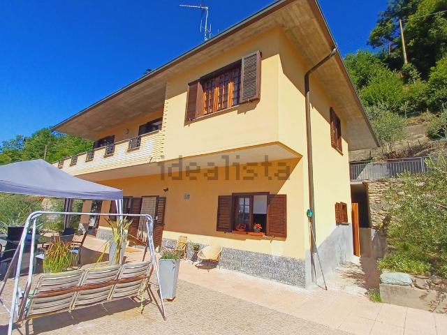 Casa in vendita a Buglio In Monte, Lombardia