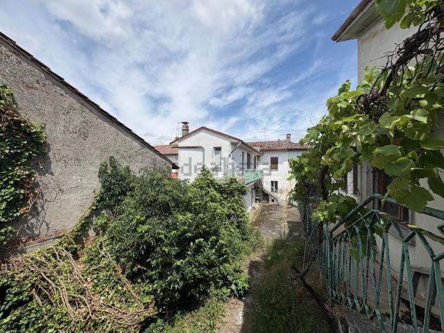 Casa in vendita a Castiglione D'adda, Lombardia