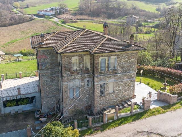 Casa in vendita a Vernasca, Reggio Emilia