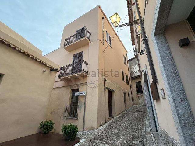Casa in vendita a San Marco D'alunzio, Sicilia