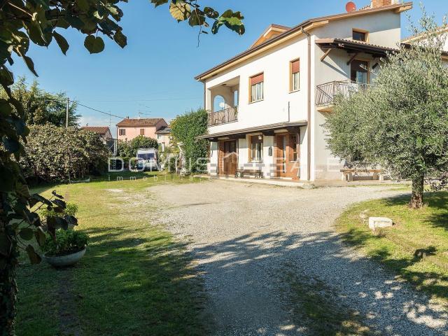 Casa in vendita a Castelnuovo Del Garda, Veneto