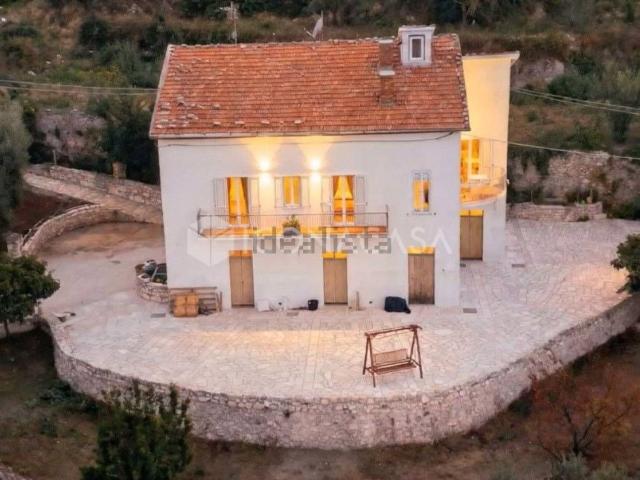 Casa in vendita a Vico del Gargano, Foggia