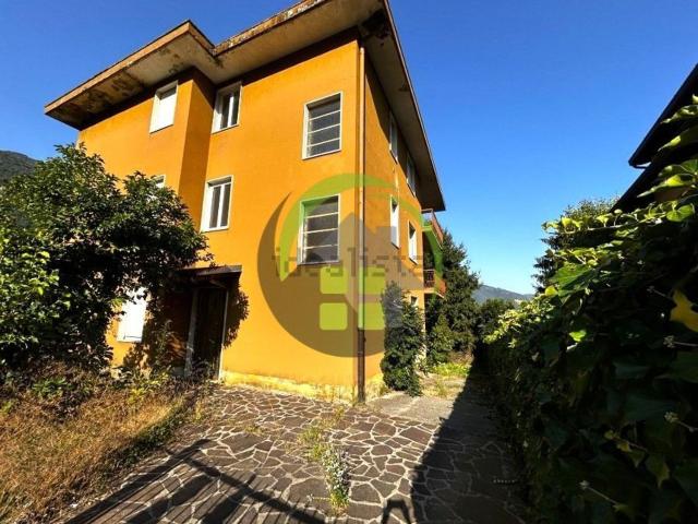 Casa in vendita a Albino, Lombardia