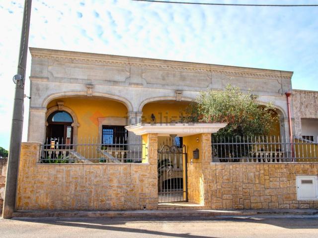 Casa in vendita a Sava, Taranto