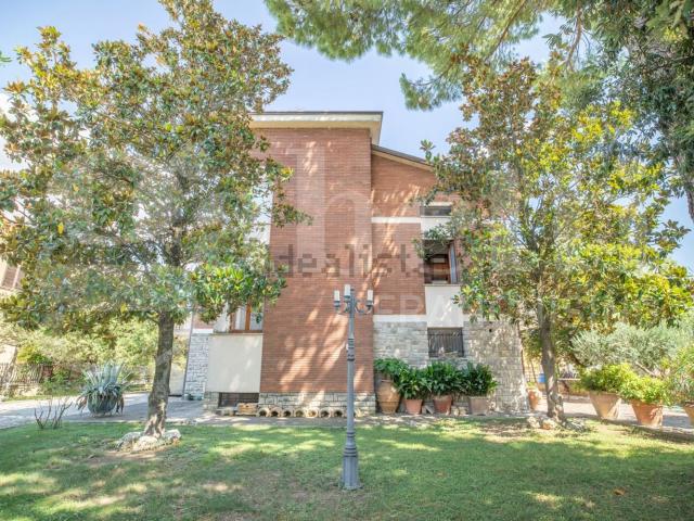 Casa in vendita a Bastia Umbra, Umbria