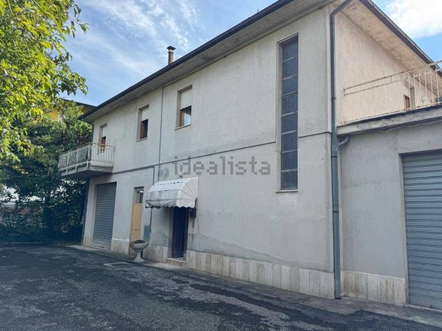 Casa in vendita a Vicolo Deserto, Amandola