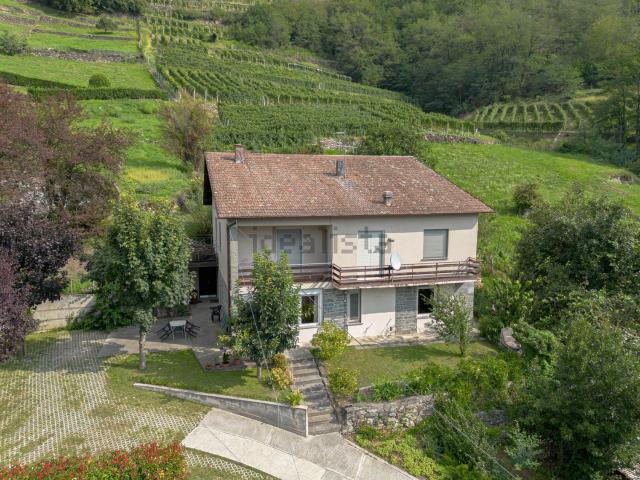 Casa in vendita a Castione Andevenno, Lombardia