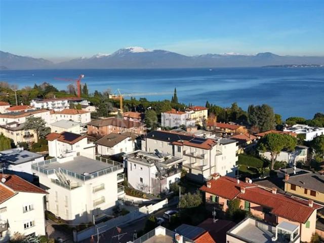 Casa in vendita a Desenzano Del Garda, Brescia