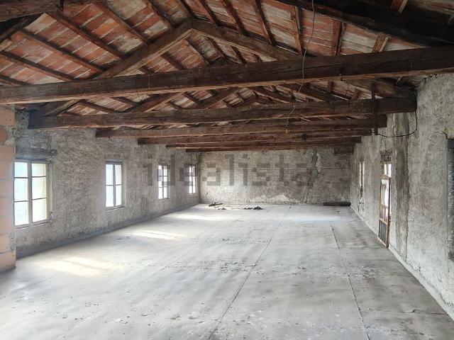 Casa in vendita a Oleis, Manzano / Manzan