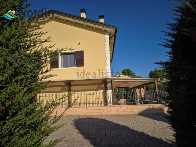 Casa in vendita a Marche, Macerata