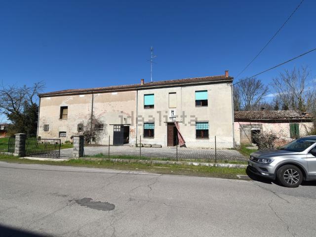 Casa in vendita a Bassa Reggiana, Re