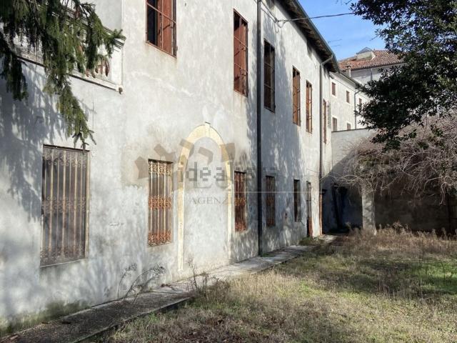 Casa in vendita a Lonigo, Veneto