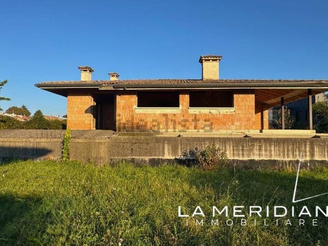 Casa in vendita a Montebelluna, Veneto