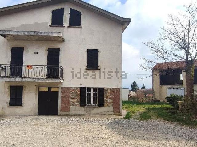 Casa in vendita a Castana, Lombardia