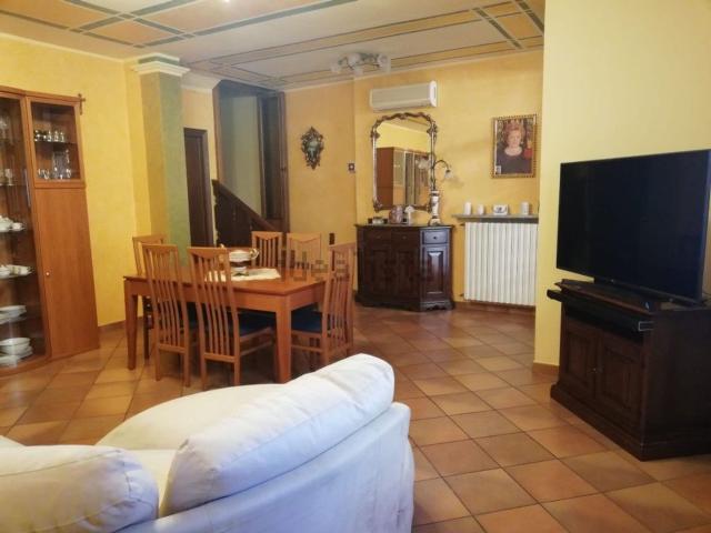 Casa in vendita a Castelnovo di Sotto