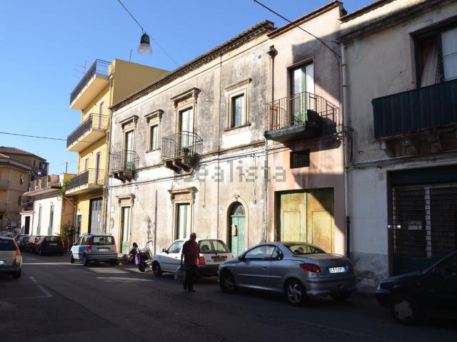 Casa in vendita a Aci Sant'antonio, Sicilia