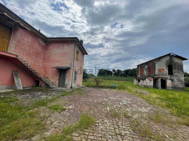 Casa in vendita a Sarzana, Liguria