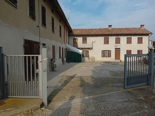 Casa in vendita a Castiglione Tinella, Cuneo