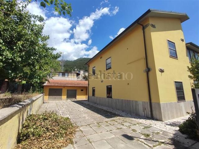 Casa in vendita a Pettino, Tornimparte