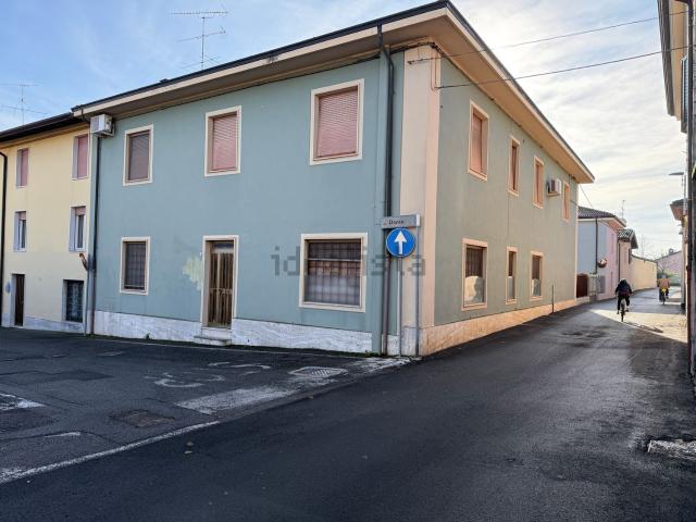 Casa in vendita a Calcinato, Lombardia