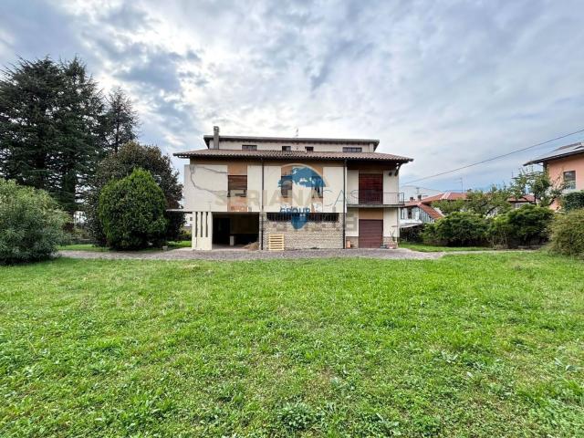 Casa in vendita a Barzizza, Gandino