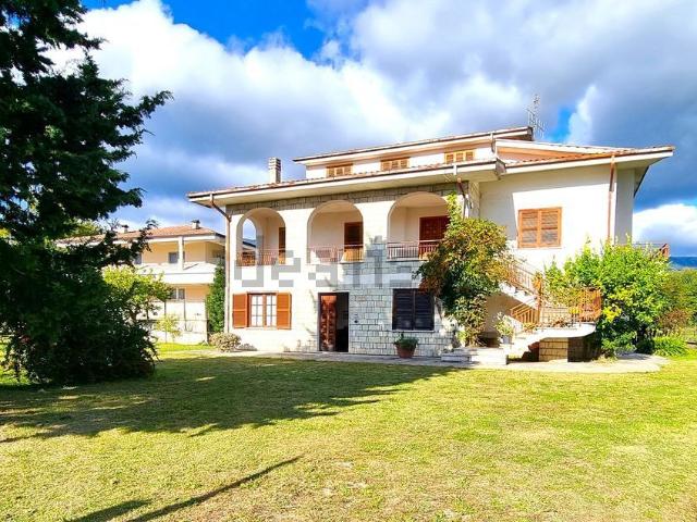 Casa in vendita a Broccostella, Lazio