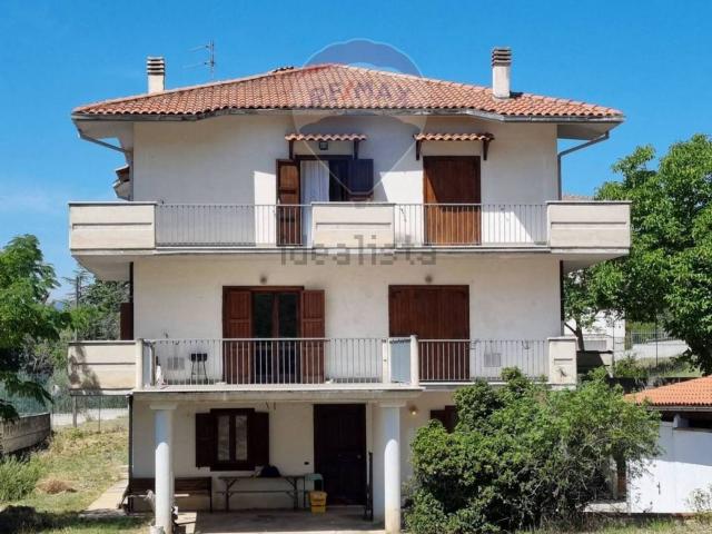 Casa in vendita a Sulmona, Abruzzo
