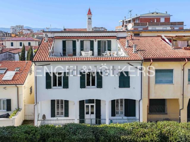 Casa in vendita a Marina di Carrara, Carrara