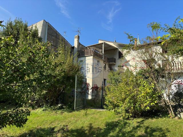 Casa in vendita a Mazzo Di Valtellina, Lombardia