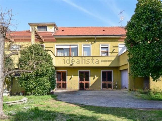 Casa in vendita a Rovello Porro, Lombardia