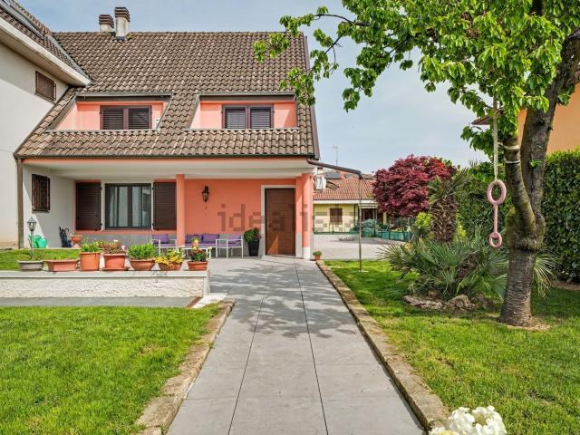 Casa in vendita a Cambiago, Lombardia