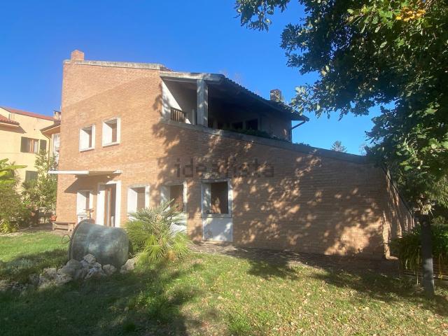 Casa in vendita a Marche, Macerata