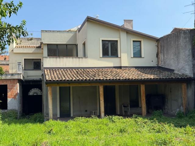 Casa in vendita a Giarre, Sicilia
