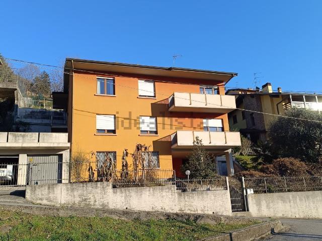 Casa in vendita a Alzano Lombardo, Lombardia