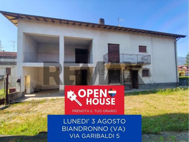 Casa in vendita a Biandronno, Varese